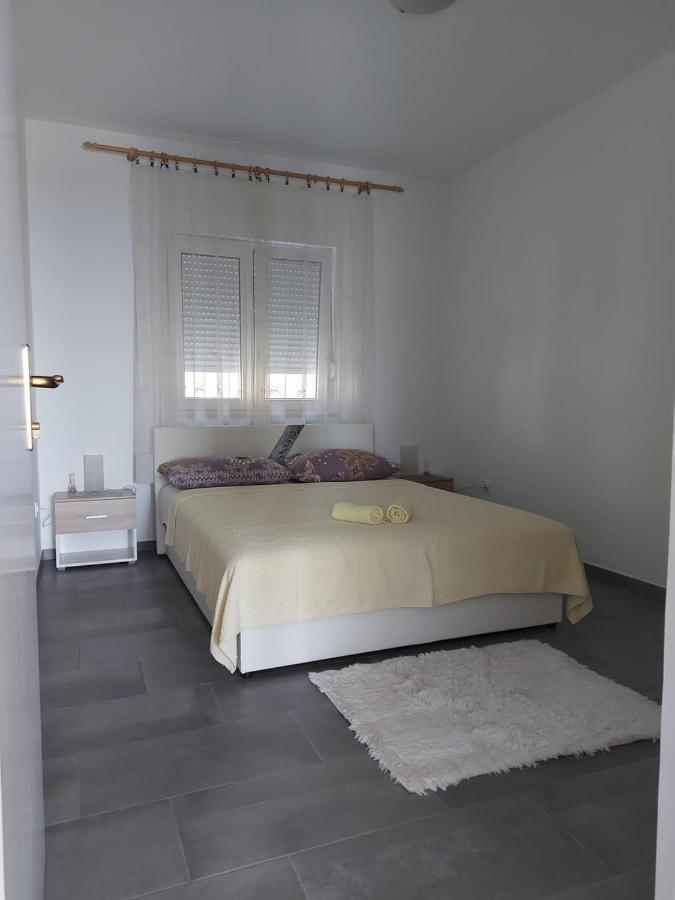 Apartmani Mare Novi Vinodolski Exteriör bild